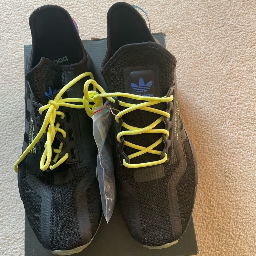 Adidas NMD_R1.V2